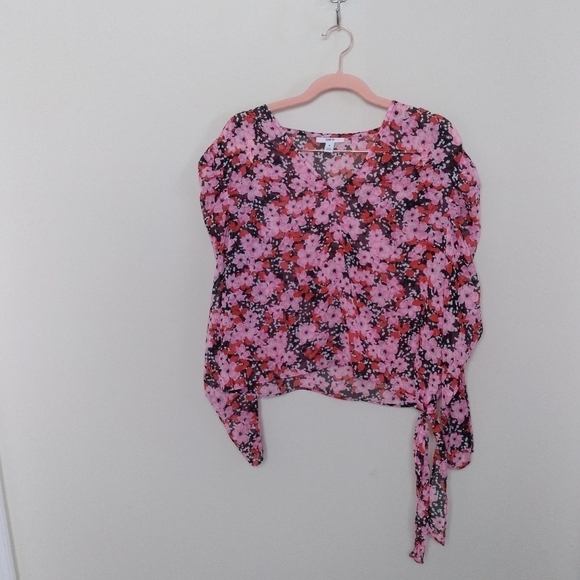 Bar III Pink & Black Floral V Neck Puff Sleeve Sheer Tie Waist Blouse Medium - Picture 3 of 10